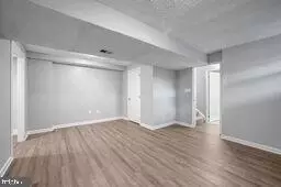 Entry Way - 2896 Gladnor Rd, Pasadena, MD 21122 photo 4 of 5