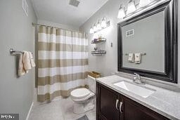 Bath - 2896 Gladnor Rd, Pasadena, MD 21122 photo 3 of 6