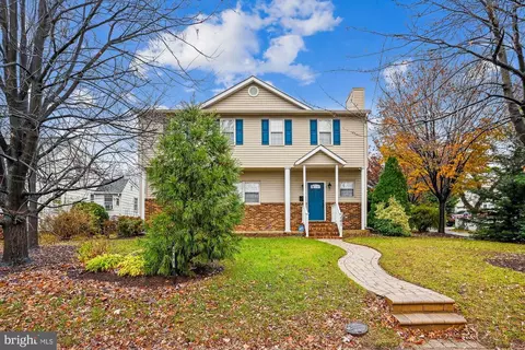 201 N Hammonds Ferry Rd, Linthicum Heights, MD 21090