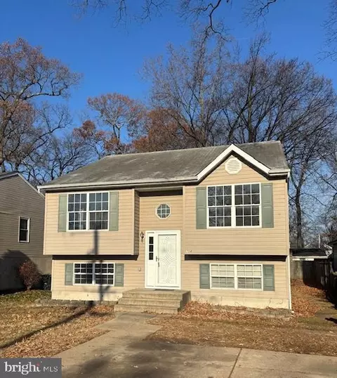 708 204th St, Pasadena, MD 21122
