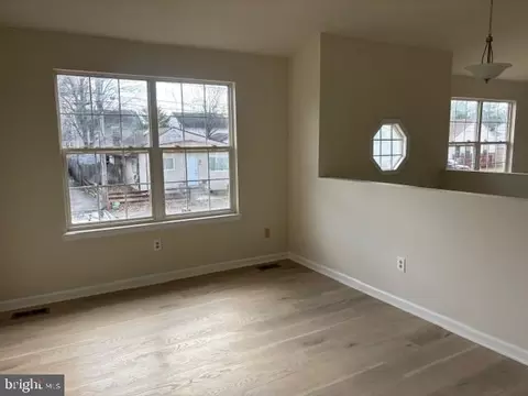 Living - 708 204th St, Pasadena, MD 21122 photo 3 of 5
