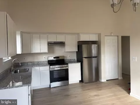Kitchen - 708 204th St, Pasadena, MD 21122 photo 2 of 3