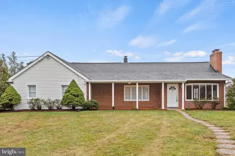 23 S River Clubhouse Rd, Edgewater, MD 21037