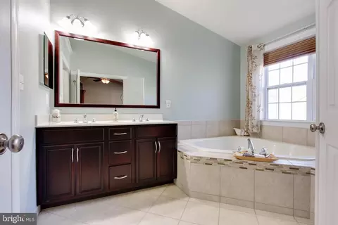 Bath - 2256 Brimstone Pl, Hanover, MD 21076 photo 2 of 4