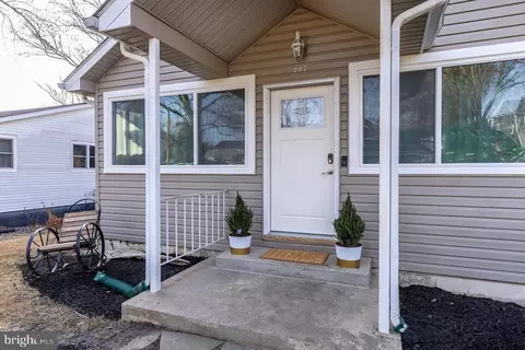 207 Poplar Ave, Edgewater, MD 21037 photo 6