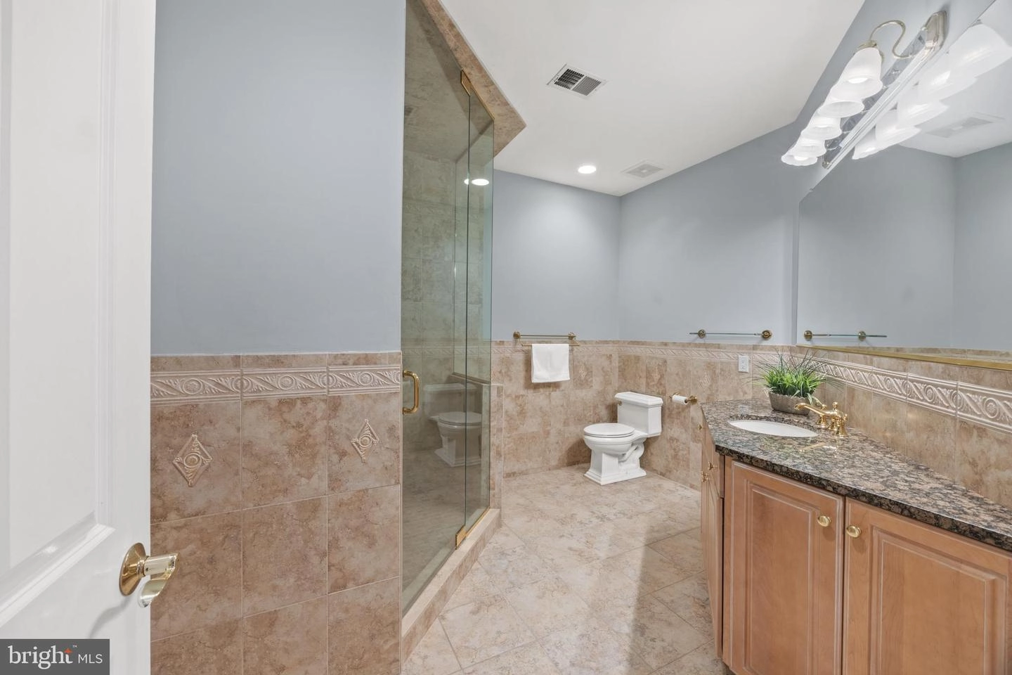 Bath - 3317 Old Cedar Point Rd, Edgewater, MD 21037 photo 2 of 2