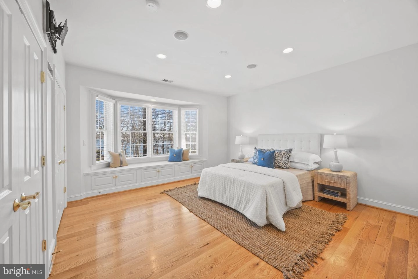 Bedroom - 3317 Old Cedar Point Rd, Edgewater, MD 21037 photo 2 of 3