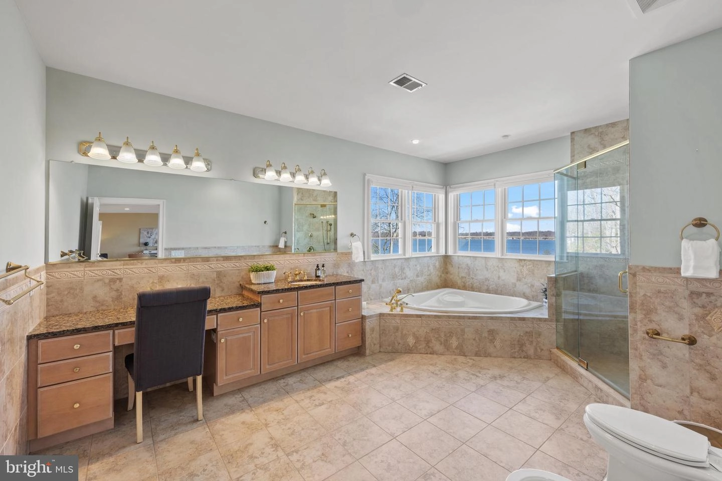 Bath - 3317 Old Cedar Point Rd, Edgewater, MD 21037 photo 1 of 2
