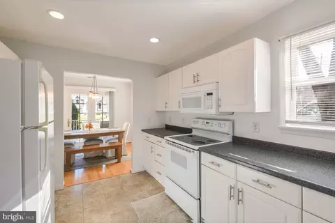 Kitchen - 2760 Riverview Dr, Riva, MD 21140 photo 3 of 3