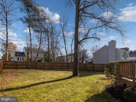 Exterior - 814 Vacation Dr, Odenton, MD 21113 photo 10 of 12