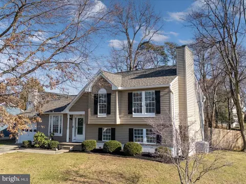 Exterior - 814 Vacation Dr, Odenton, MD 21113 photo 4 of 12