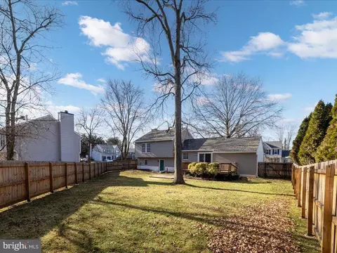 Exterior - 814 Vacation Dr, Odenton, MD 21113 photo 11 of 12