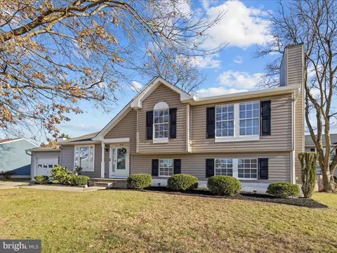 Exterior - 814 Vacation Dr, Odenton, MD 21113 photo 6 of 12