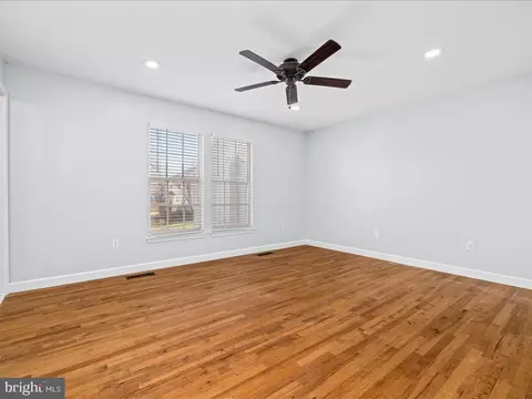Living - 814 Vacation Dr, Odenton, MD 21113 photo 5 of 5