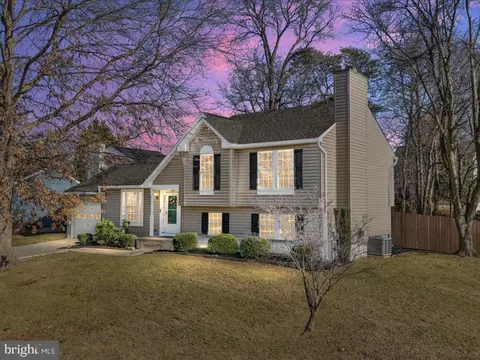 814 Vacation Dr, Odenton, MD 21113