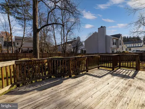 Exterior - 814 Vacation Dr, Odenton, MD 21113 photo 8 of 12