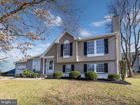 Exterior - 814 Vacation Dr, Odenton, MD 21113 photo 2 of 12