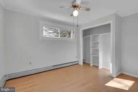 Bedroom - 4 Spring Knoll Dr, Pasadena, MD 21122 photo 2 of 4