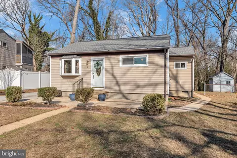Exterior - 4 Spring Knoll Dr, Pasadena, MD 21122 photo 2 of 5