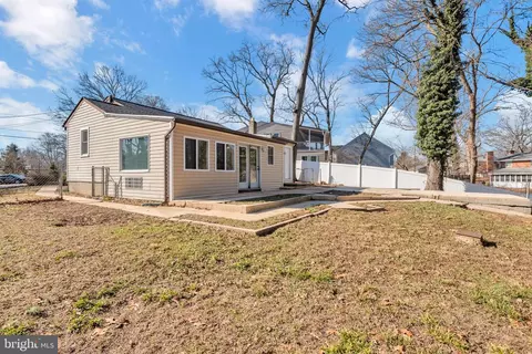 Exterior - 4 Spring Knoll Dr, Pasadena, MD 21122 photo 3 of 5