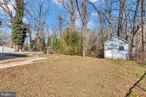 Exterior - 4 Spring Knoll Dr, Pasadena, MD 21122 photo 4 of 5