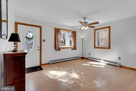 Living - 4 Spring Knoll Dr, Pasadena, MD 21122 photo 2 of 5