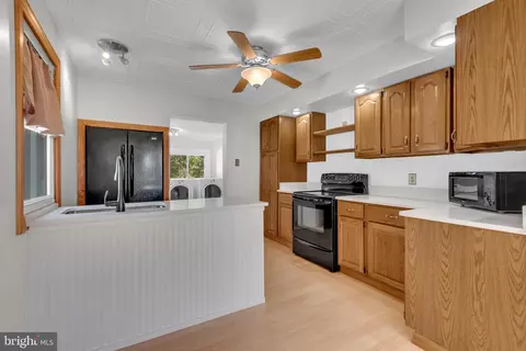 Kitchen - 4 Spring Knoll Dr, Pasadena, MD 21122 photo 1 of 4