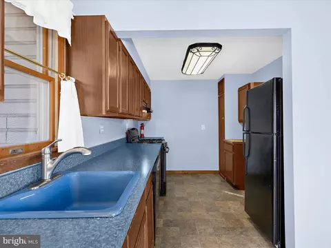 Kitchen - 313 Hampton Rd, Linthicum Heights, MD 21090 photo 2 of 6