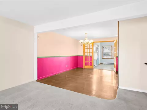 Living - 313 Hampton Rd, Linthicum Heights, MD 21090 photo 2 of 6