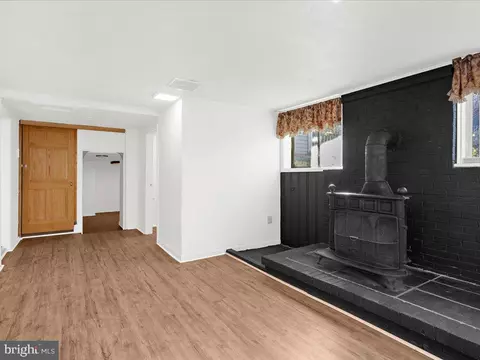 Living - 313 Hampton Rd, Linthicum Heights, MD 21090 photo 4 of 6