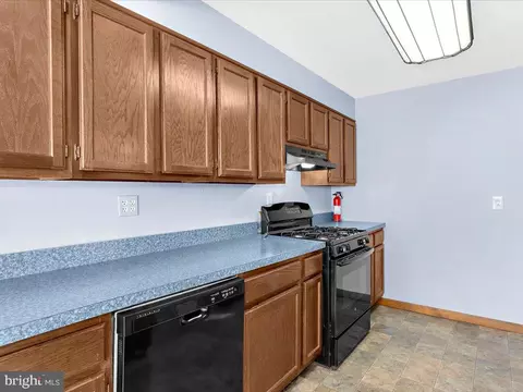 Kitchen - 313 Hampton Rd, Linthicum Heights, MD 21090 photo 3 of 6