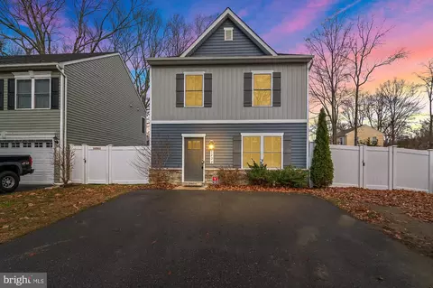 1222 Hawthorne St, Shady Side, MD 20764