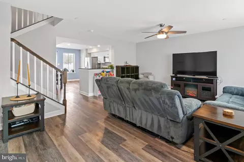 1222 Hawthorne St, Shady Side, MD 20764 photo 3
