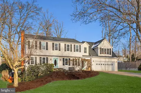 718 Carlisle Dr, Arnold, MD 21012