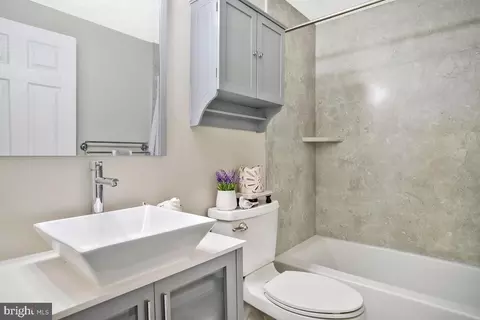 8537 Summit Rd, Pasadena, MD 21122 photo 2