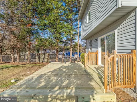 Exterior - 196 Circle Rd, Pasadena, MD 21122 photo 5 of 9
