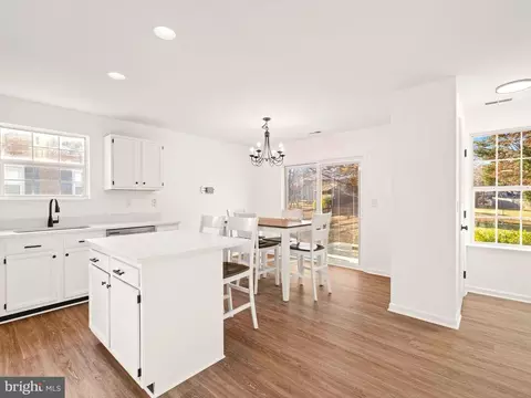 Kitchen - 196 Circle Rd, Pasadena, MD 21122 photo 2 of 5