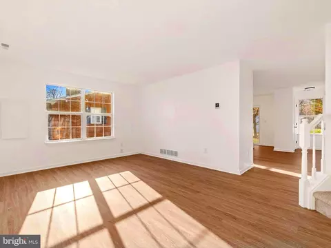Living - 196 Circle Rd, Pasadena, MD 21122 photo 1 of 4