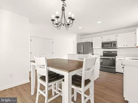Dining - 196 Circle Rd, Pasadena, MD 21122 photo 1 of 2