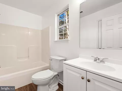 Bath - 196 Circle Rd, Pasadena, MD 21122 photo 2 of 3