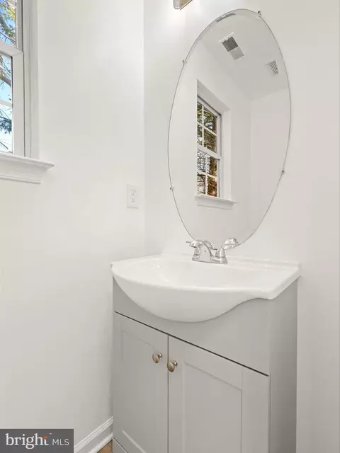 Bath - 196 Circle Rd, Pasadena, MD 21122 photo 3 of 3