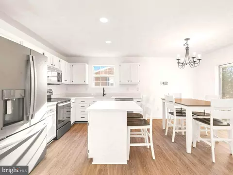 Kitchen - 196 Circle Rd, Pasadena, MD 21122 photo 5 of 5
