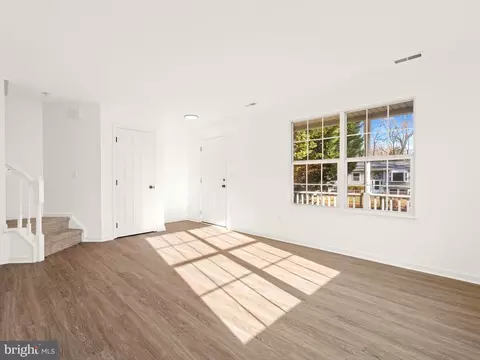 Living - 196 Circle Rd, Pasadena, MD 21122 photo 3 of 4
