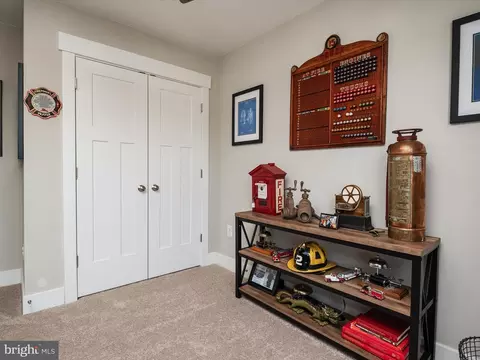 Entry Way - 221 Lakeview Ave, Edgewater, MD 21037 photo 8 of 8