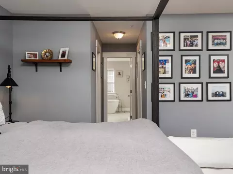 Entry Way - 221 Lakeview Ave, Edgewater, MD 21037 photo 7 of 8
