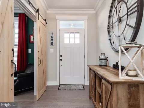 Entry Way - 221 Lakeview Ave, Edgewater, MD 21037 photo 1 of 8