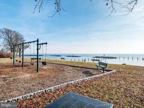 View/Area - 221 Lakeview Ave, Edgewater, MD 21037 photo 4 of 4