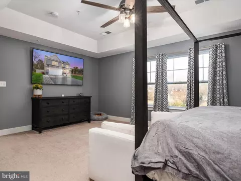 Bedroom - 221 Lakeview Ave, Edgewater, MD 21037 photo 2 of 4