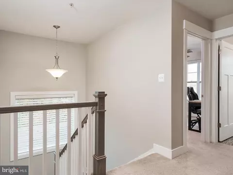 Entry Way - 221 Lakeview Ave, Edgewater, MD 21037 photo 6 of 8