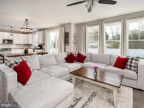 Living - 221 Lakeview Ave, Edgewater, MD 21037 photo 1 of 1
